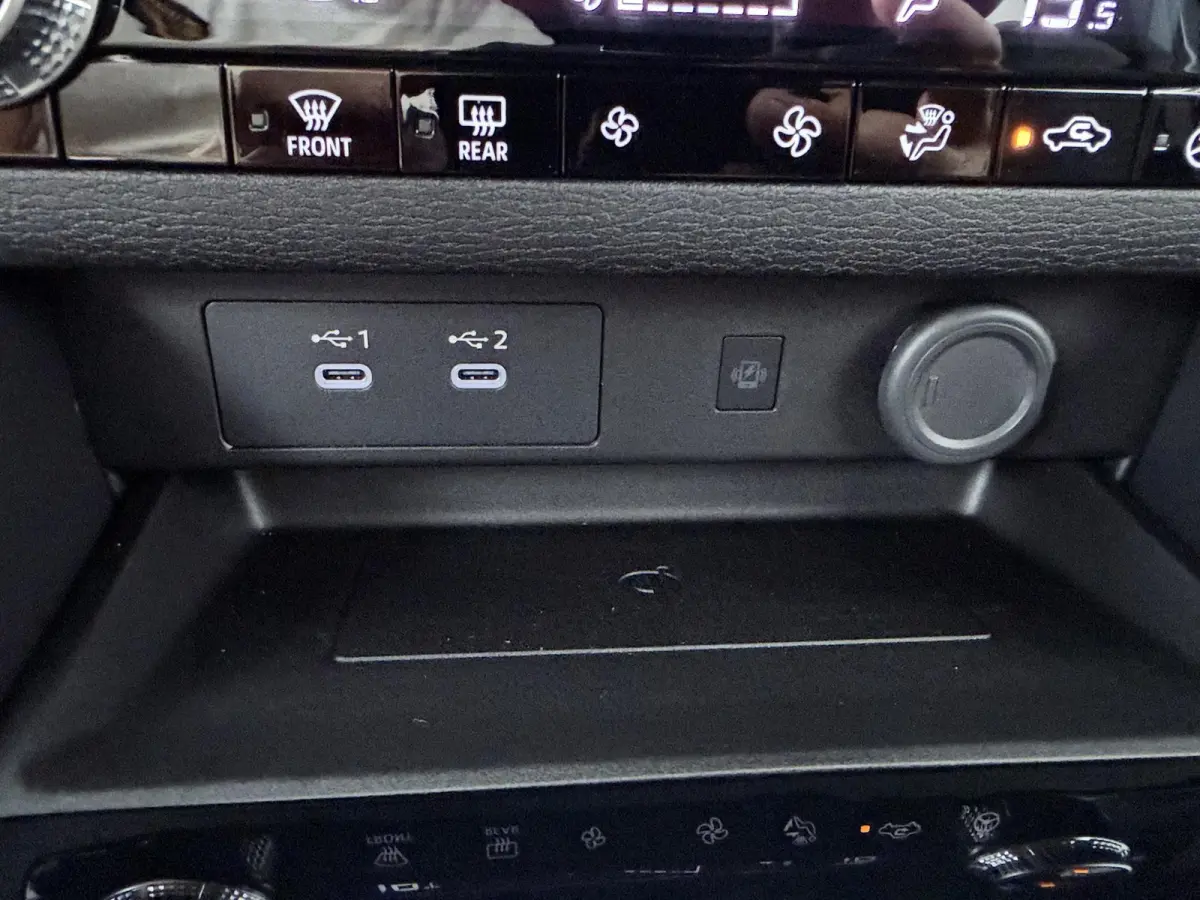 2.4 PHEV Business Edition | 8 Jaar Garantie! | Stoelverwarming | Adaptieve cruise control | Dodehoekdetectie