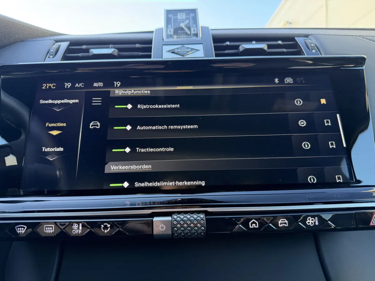 225pk E-Tense Rivoli (Trekhaak - Leder incl verwarming/geheugen - Elektrische Klep - 360gr Camera - Adaptieve Cruise Controle - LED - Dodehoek detectie)