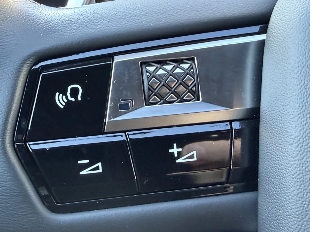 225pk E-Tense Rivoli (Trekhaak - Leder incl verwarming/geheugen - Elektrische Klep - 360gr Camera - Adaptieve Cruise Controle - LED - Dodehoek detectie)