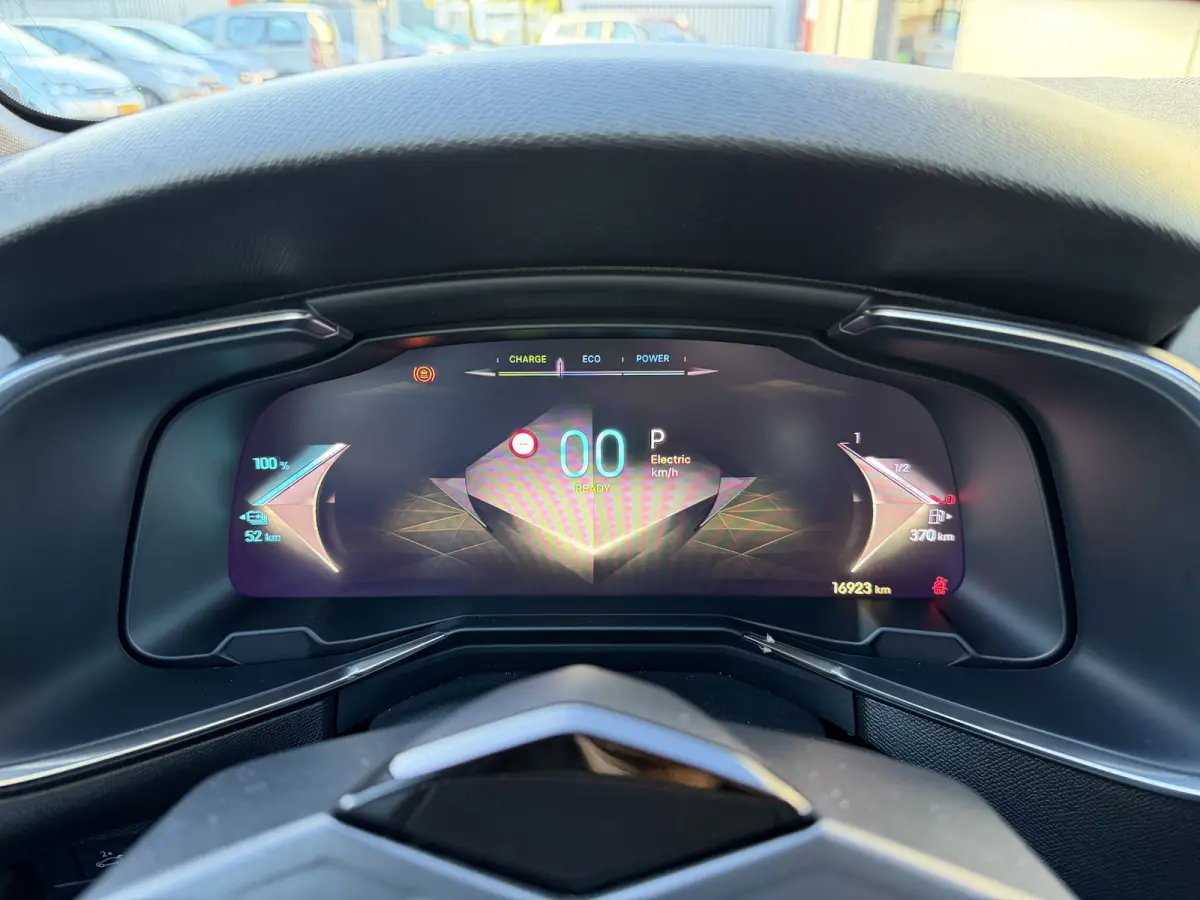 225pk E-Tense Rivoli (Trekhaak - Leder incl verwarming/geheugen - Elektrische Klep - 360gr Camera - Adaptieve Cruise Controle - LED - Dodehoek detectie)
