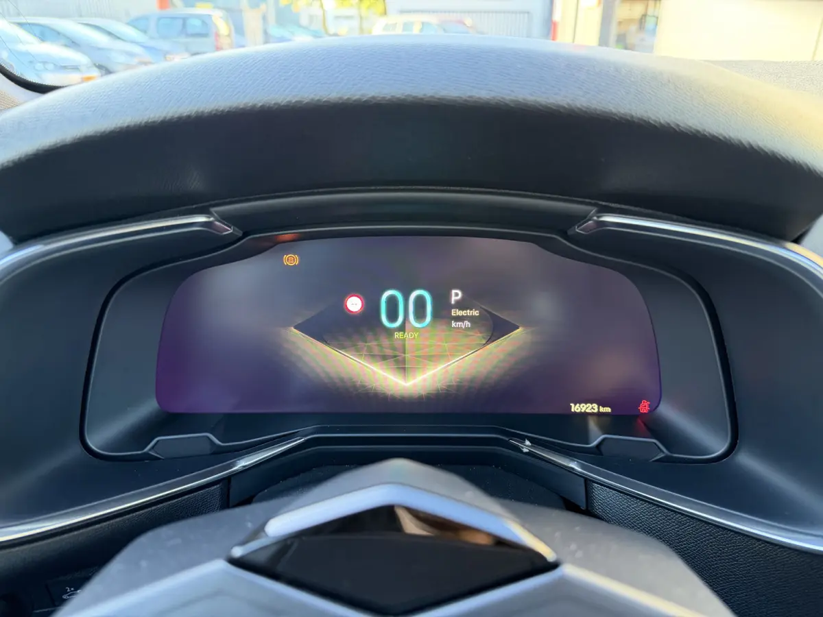 225pk E-Tense Rivoli (Trekhaak - Leder incl verwarming/geheugen - Elektrische Klep - 360gr Camera - Adaptieve Cruise Controle - LED - Dodehoek detectie)