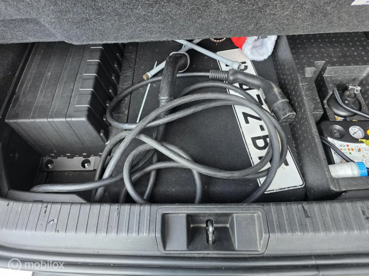 1.6 E-Tech Plug-in Hybrid 160 Initiale Paris