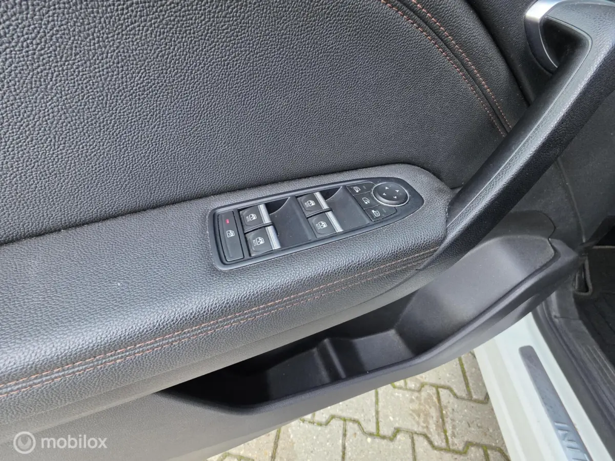 1.6 E-Tech Plug-in Hybrid 160 Initiale Paris