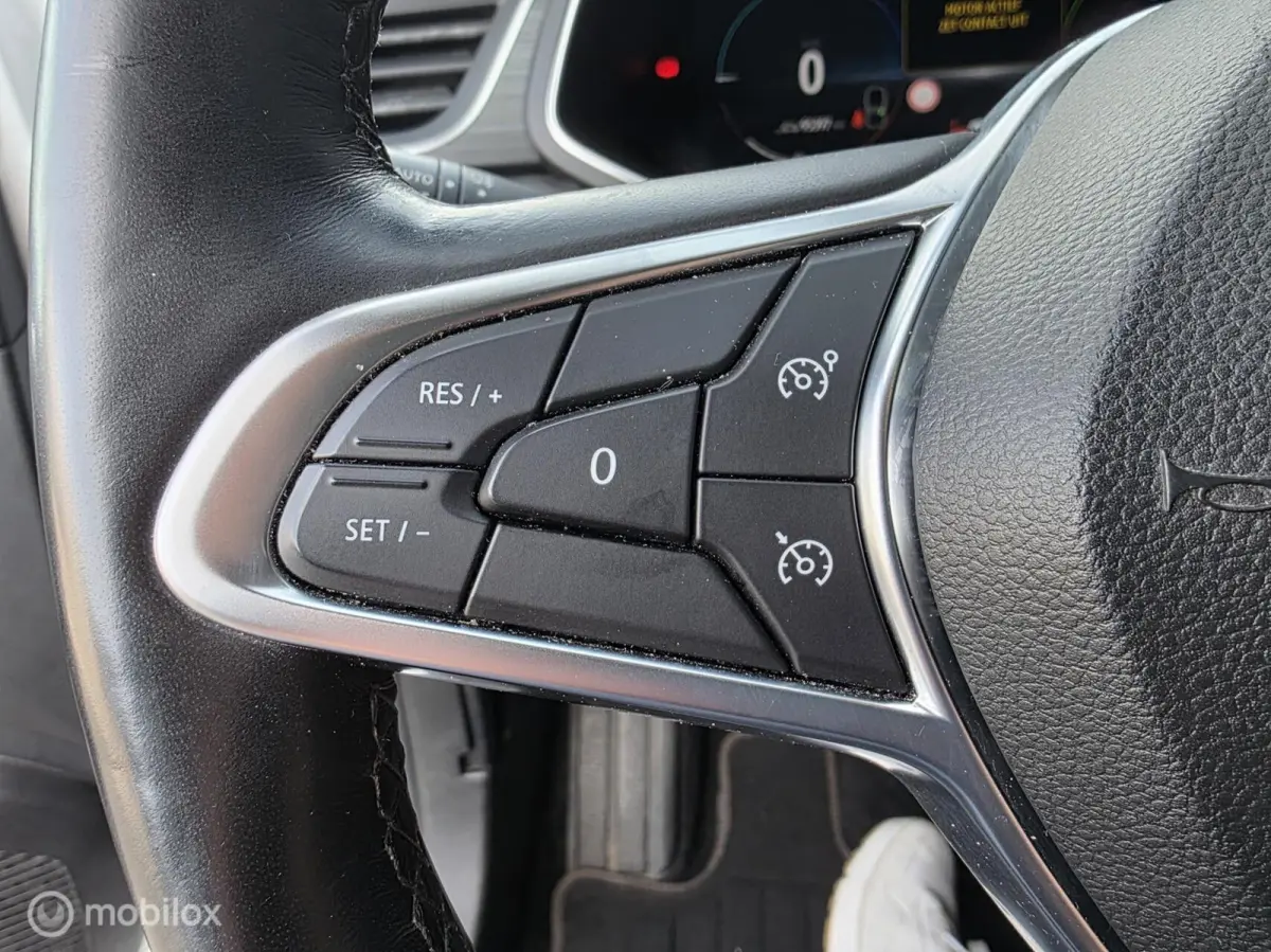 1.6 E-Tech Plug-in Hybrid 160 Initiale Paris