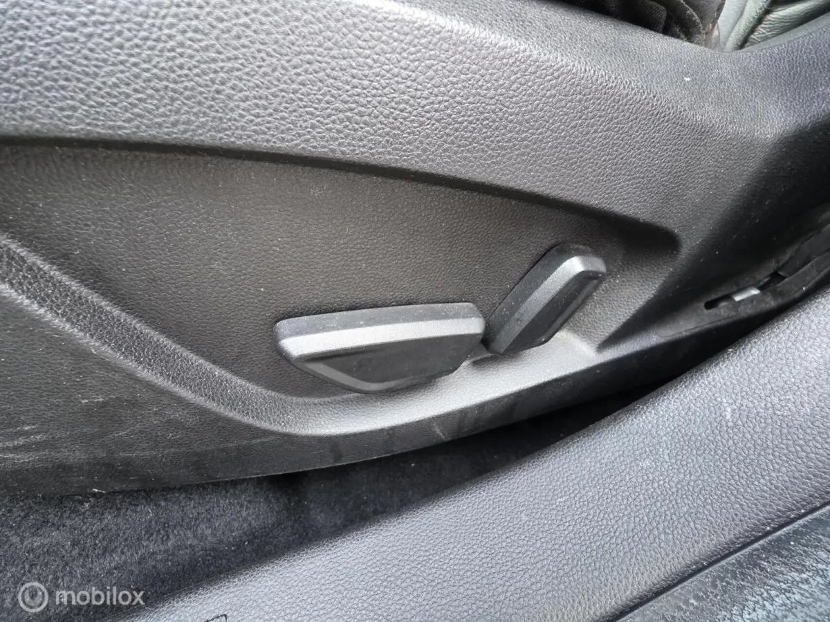 1.6 E-Tech Plug-in Hybrid 160 Initiale Paris