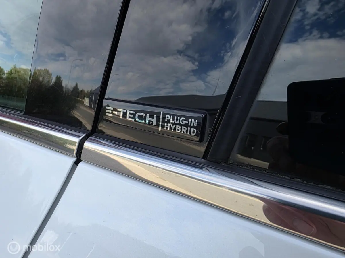 1.6 E-Tech Plug-in Hybrid 160 Initiale Paris