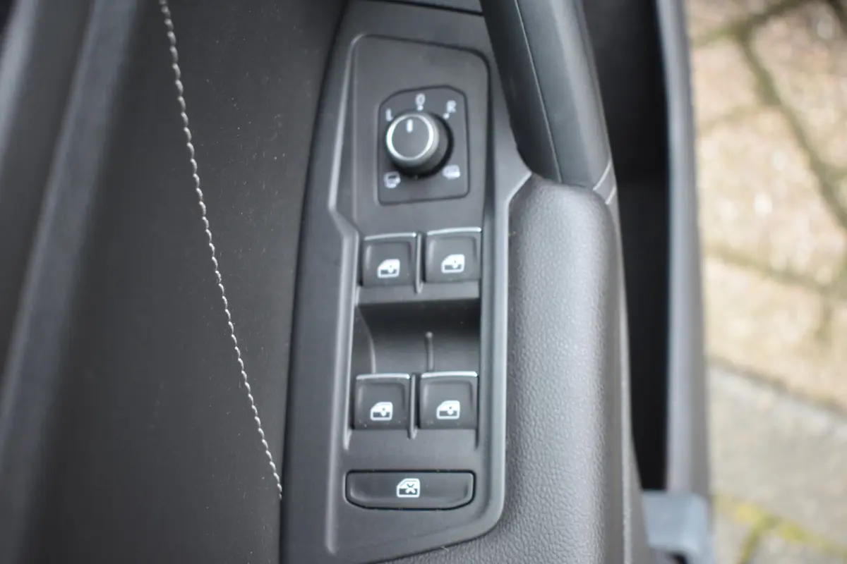 1.4 TSI eHybrid 245PK R-Line Business+ | TREKHAAK | NAVIGATIE | SCM ALARMKLASSE 3 | ADAPT. CRUISE | ELEKTR. A. KLEP | 19 INCH
