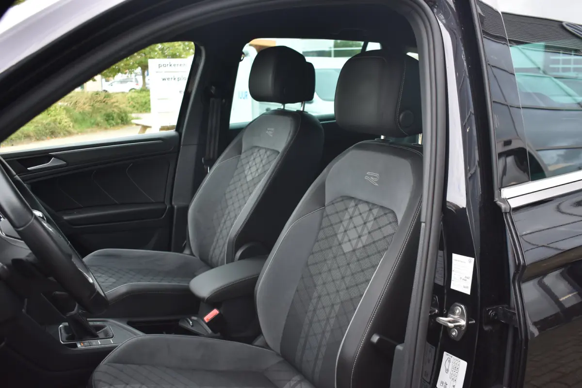 1.4 TSI eHybrid 245PK R-Line Business+ | TREKHAAK | NAVIGATIE | SCM ALARMKLASSE 3 | ADAPT. CRUISE | ELEKTR. A. KLEP | 19 INCH