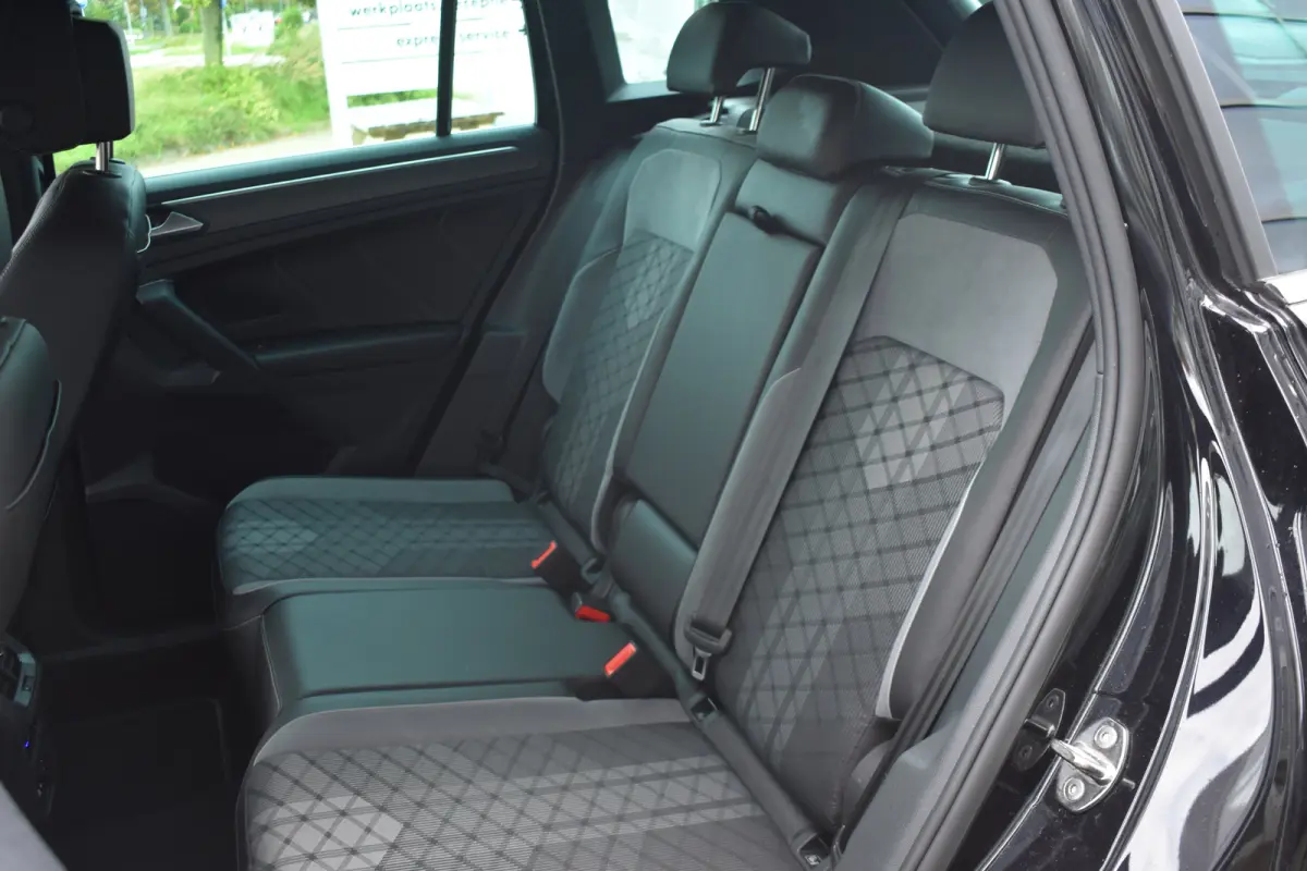 1.4 TSI eHybrid 245PK R-Line Business+ | TREKHAAK | NAVIGATIE | SCM ALARMKLASSE 3 | ADAPT. CRUISE | ELEKTR. A. KLEP | 19 INCH