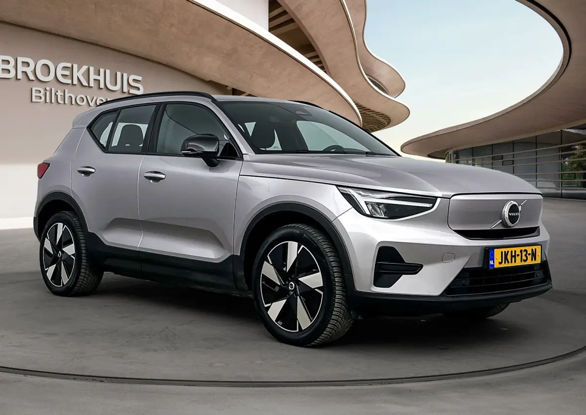 Single Motor Extended Range Plus 82 kWh | Trekhaak | Stoel + Stuurverwarming | All Season banden | Warmtepomp | Apple Carplay / Android auto |