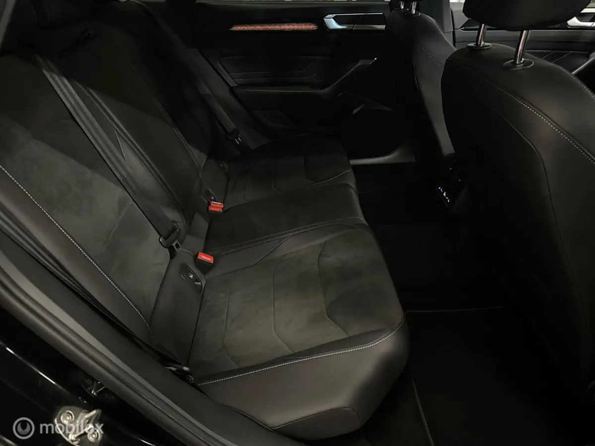 1.4 TSI eHybrid R-Line Business+