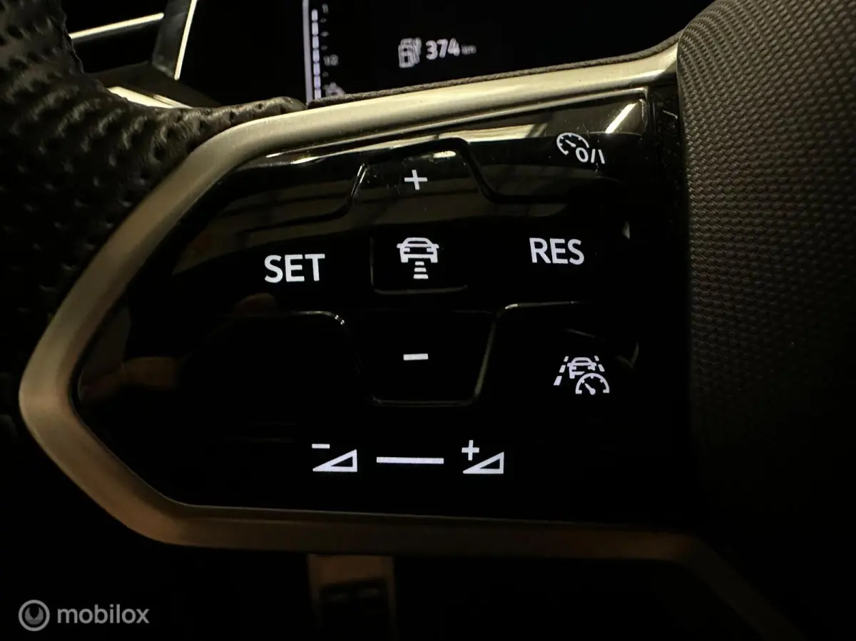 1.4 TSI eHybrid R-Line Business+