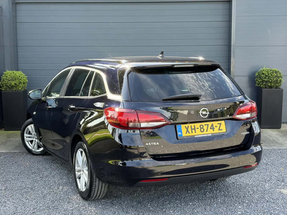 1.4 Turbo Online Edition ✓150pk✓2e Eigenaar✓Camera✓Carplay✓Navi✓Pdc V+A✓Stoelverw✓Stuurverw✓Clima✓Cruise✓Lm velgen✓6 Bak✓Comfortstoelen✓Dealer Onderhouden✓N.A.P