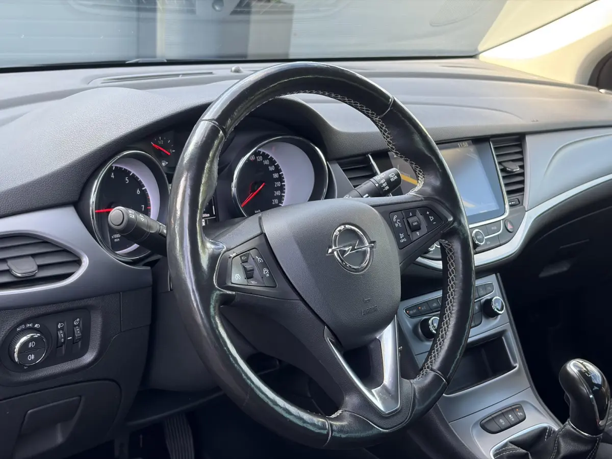 1.4 Turbo Online Edition ✓150pk✓2e Eigenaar✓Camera✓Carplay✓Navi✓Pdc V+A✓Stoelverw✓Stuurverw✓Clima✓Cruise✓Lm velgen✓6 Bak✓Comfortstoelen✓Dealer Onderhouden✓N.A.P