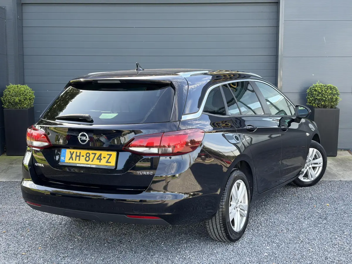 1.4 Turbo Online Edition ✓150pk✓2e Eigenaar✓Camera✓Carplay✓Navi✓Pdc V+A✓Stoelverw✓Stuurverw✓Clima✓Cruise✓Lm velgen✓6 Bak✓Comfortstoelen✓Dealer Onderhouden✓N.A.P