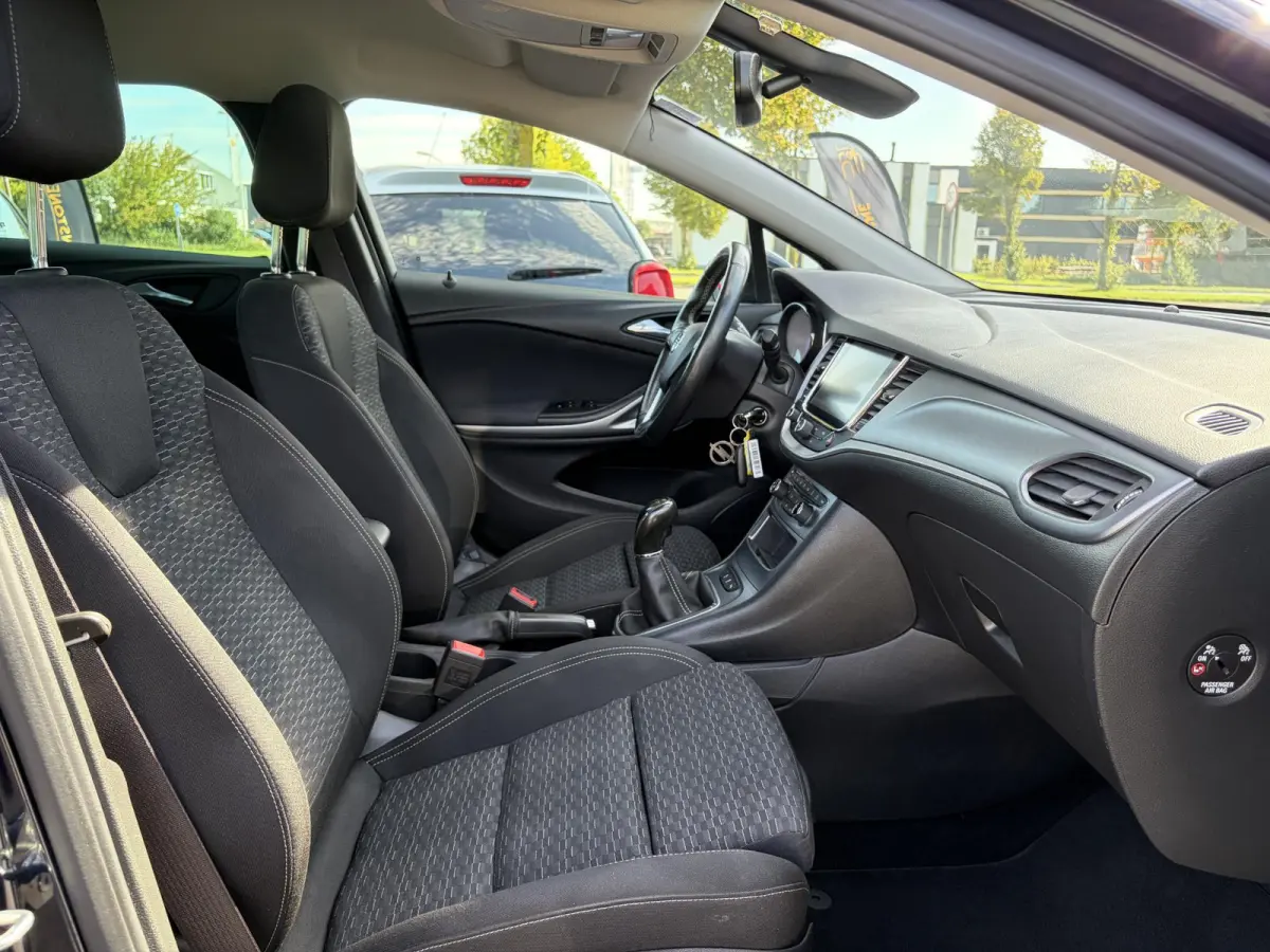 1.4 Turbo Online Edition ✓150pk✓2e Eigenaar✓Camera✓Carplay✓Navi✓Pdc V+A✓Stoelverw✓Stuurverw✓Clima✓Cruise✓Lm velgen✓6 Bak✓Comfortstoelen✓Dealer Onderhouden✓N.A.P