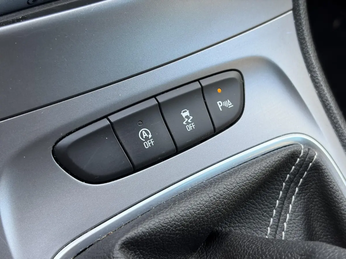 1.4 Turbo Online Edition ✓150pk✓2e Eigenaar✓Camera✓Carplay✓Navi✓Pdc V+A✓Stoelverw✓Stuurverw✓Clima✓Cruise✓Lm velgen✓6 Bak✓Comfortstoelen✓Dealer Onderhouden✓N.A.P