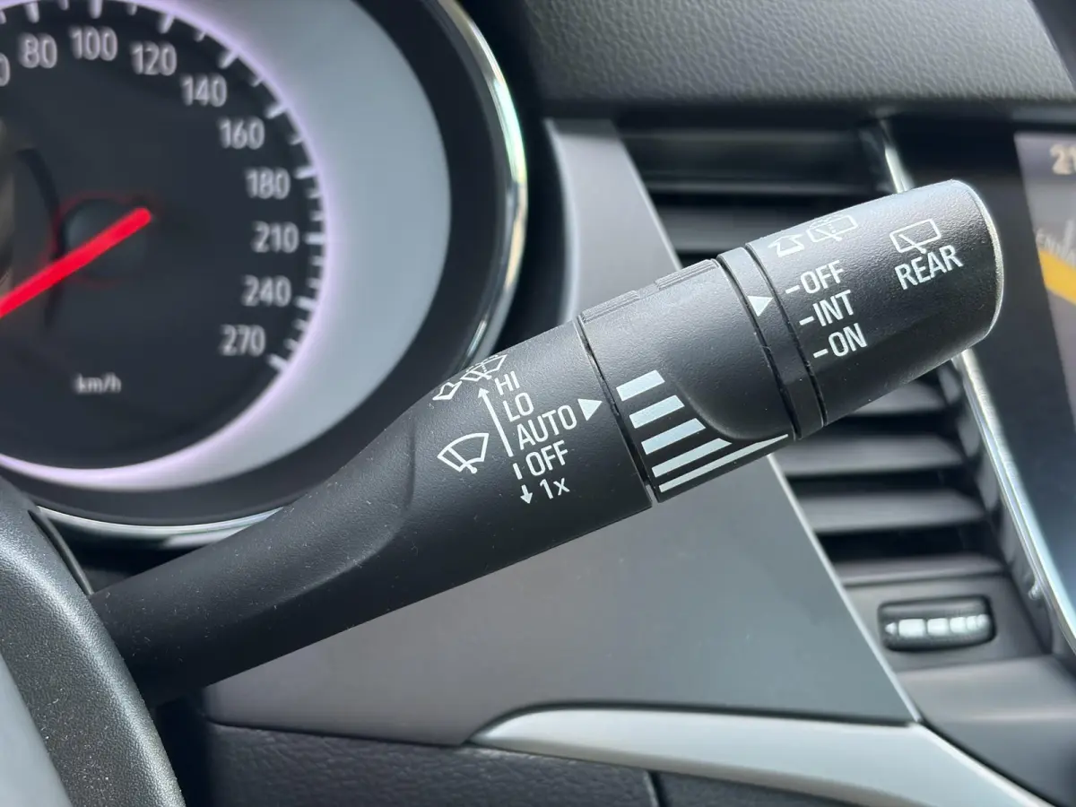 1.4 Turbo Online Edition ✓150pk✓2e Eigenaar✓Camera✓Carplay✓Navi✓Pdc V+A✓Stoelverw✓Stuurverw✓Clima✓Cruise✓Lm velgen✓6 Bak✓Comfortstoelen✓Dealer Onderhouden✓N.A.P