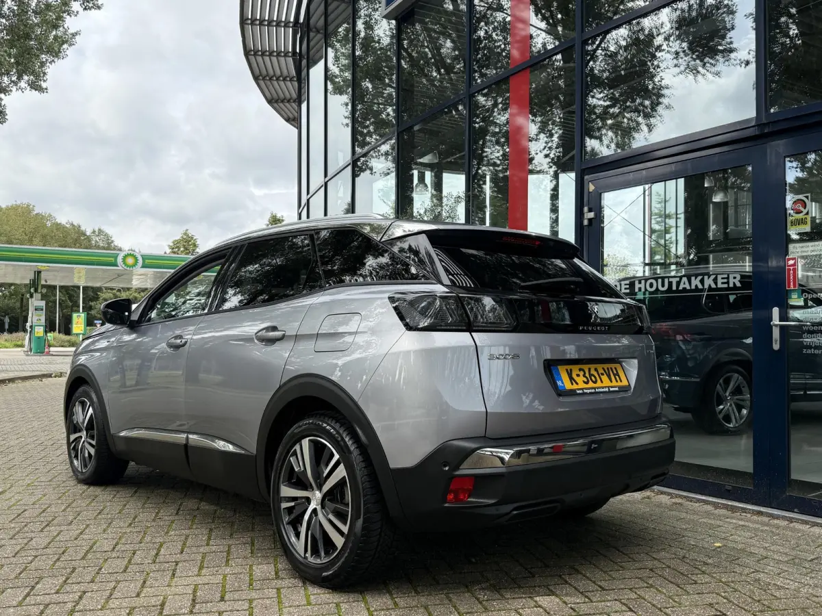 1.6 HYbrid 225 Blue Lease Allure | Navigatie | Climate Control | Licht metalen velgen | Cruise Control