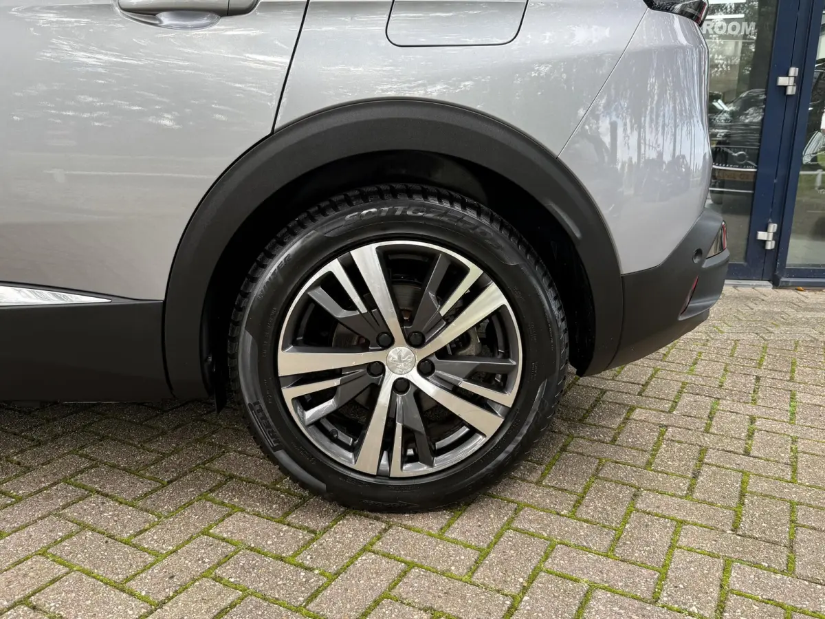 1.6 HYbrid 225 Blue Lease Allure | Navigatie | Climate Control | Licht metalen velgen | Cruise Control