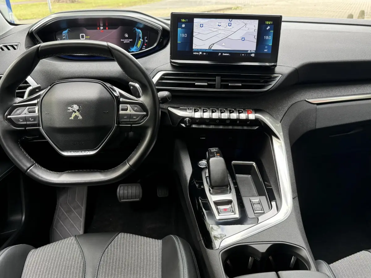 1.6 HYbrid 225 Blue Lease Allure | Navigatie | Climate Control | Licht metalen velgen | Cruise Control