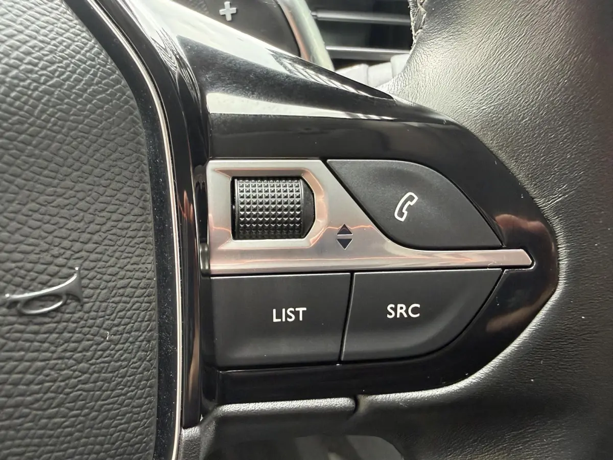 1.6 HYbrid 225 Blue Lease Allure | Navigatie | Climate Control | Licht metalen velgen | Cruise Control