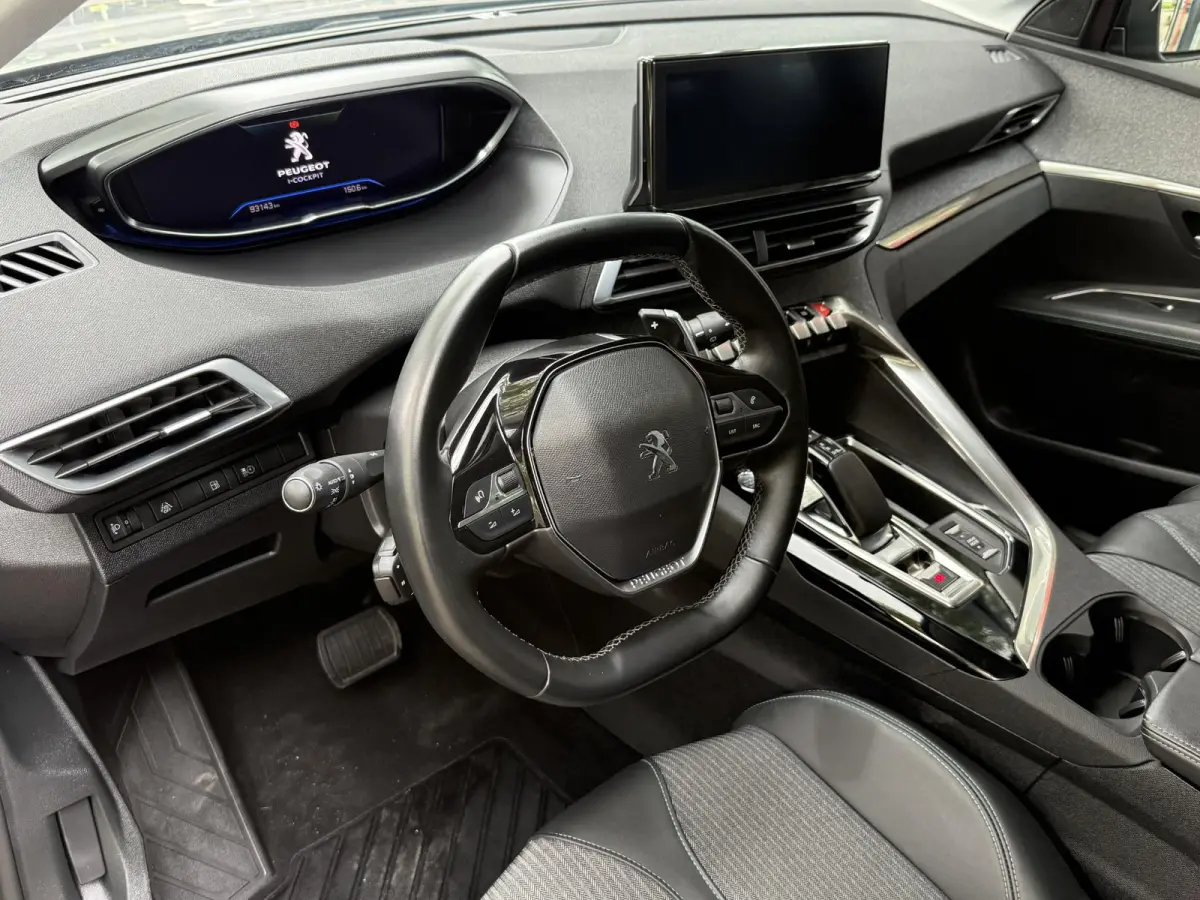 1.6 HYbrid 225 Blue Lease Allure | Navigatie | Climate Control | Licht metalen velgen | Cruise Control