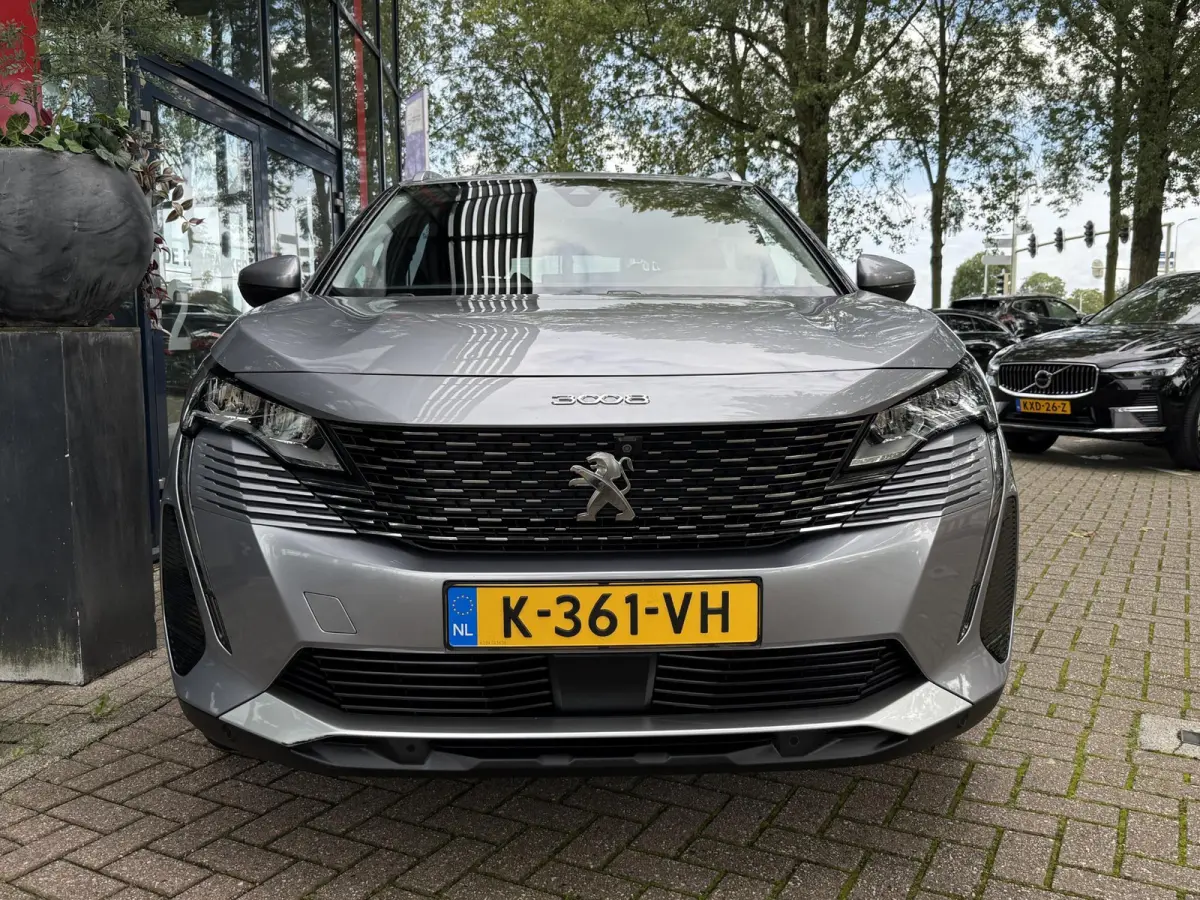 1.6 HYbrid 225 Blue Lease Allure | Navigatie | Climate Control | Licht metalen velgen | Cruise Control