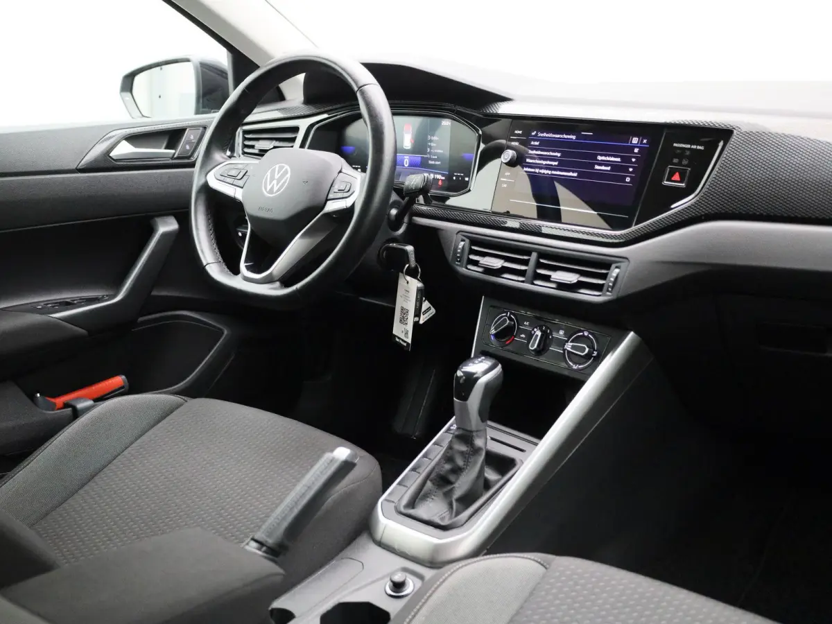 1.0 TSI Life Edition | Automaat | Apple Carplay / Android Auto | Achteruitrijcamera | Parkeersensoren | Lichtmetalen velgen |