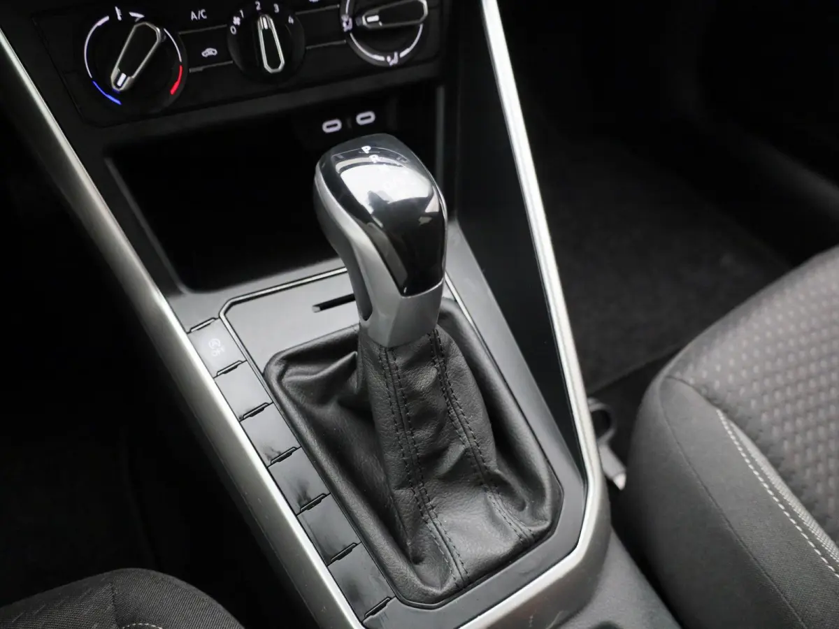 1.0 TSI Life Edition | Automaat | Apple Carplay / Android Auto | Achteruitrijcamera | Parkeersensoren | Lichtmetalen velgen |