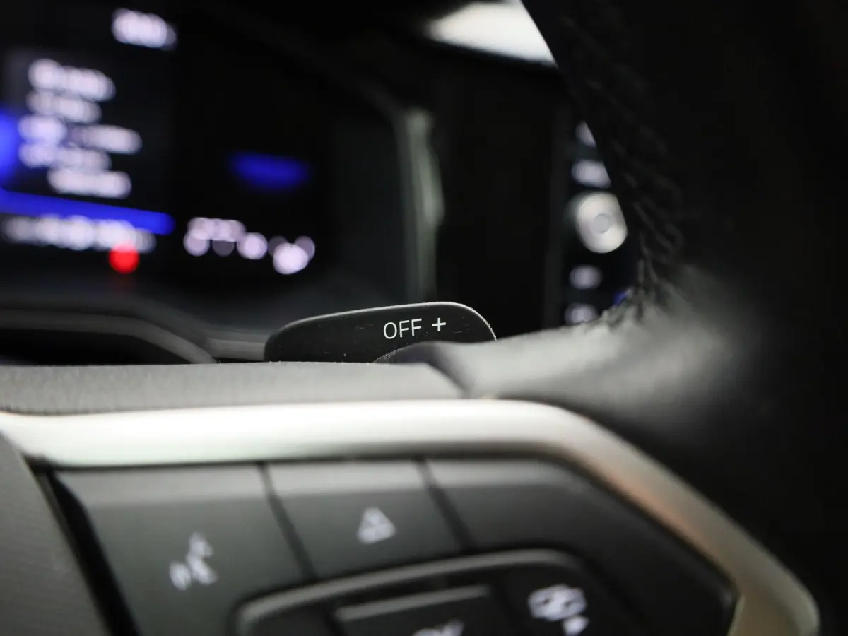 1.0 TSI Life Edition | Automaat | Apple Carplay / Android Auto | Achteruitrijcamera | Parkeersensoren | Lichtmetalen velgen |