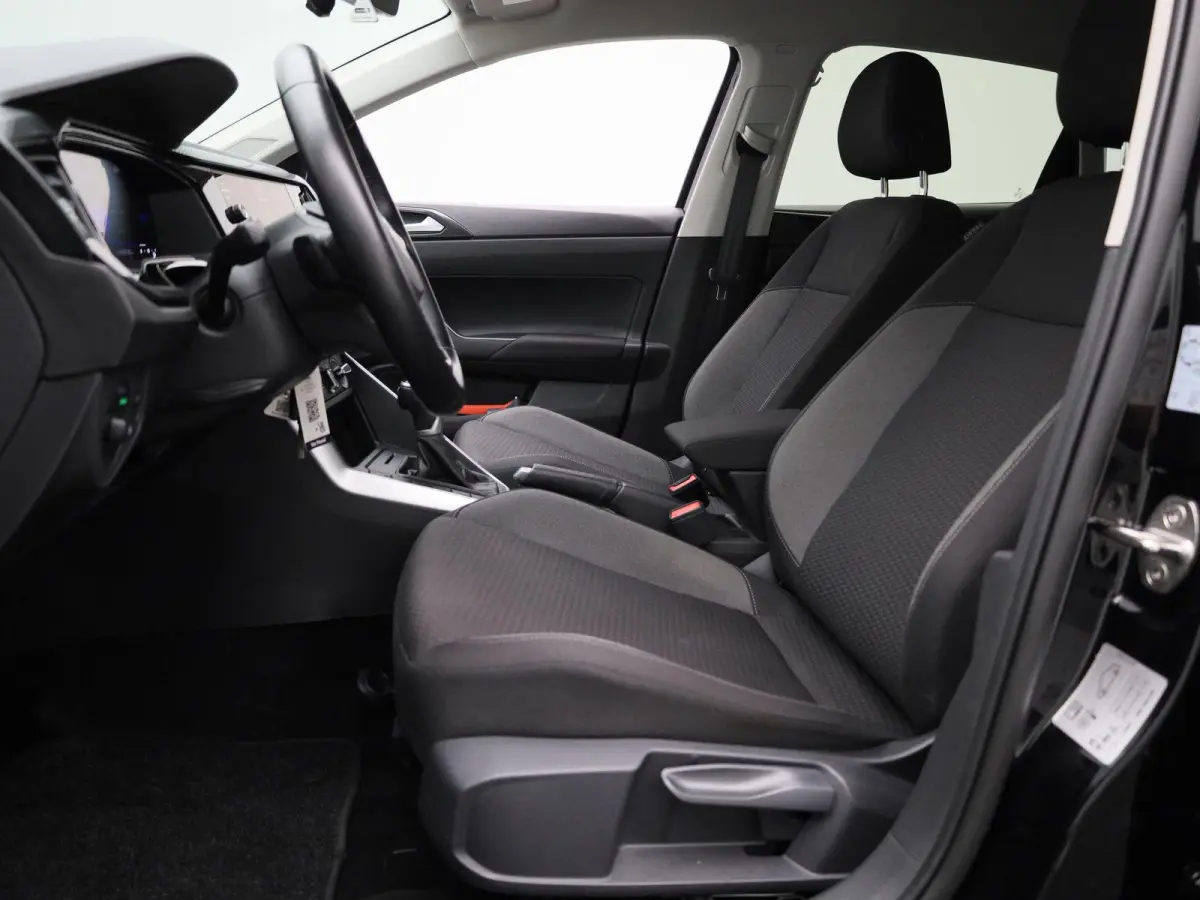 1.0 TSI Life Edition | Automaat | Apple Carplay / Android Auto | Achteruitrijcamera | Parkeersensoren | Lichtmetalen velgen |