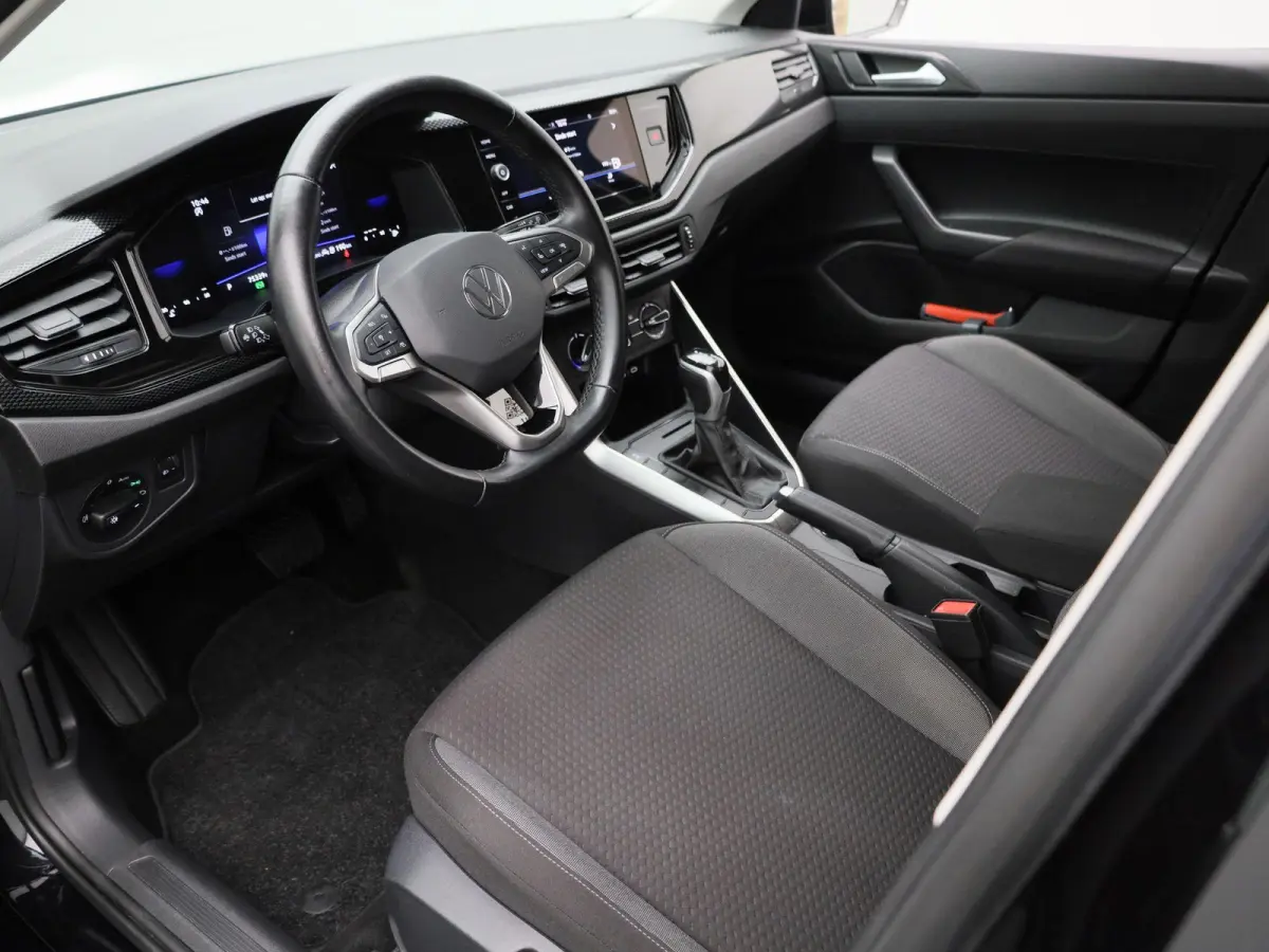 1.0 TSI Life Edition | Automaat | Apple Carplay / Android Auto | Achteruitrijcamera | Parkeersensoren | Lichtmetalen velgen |