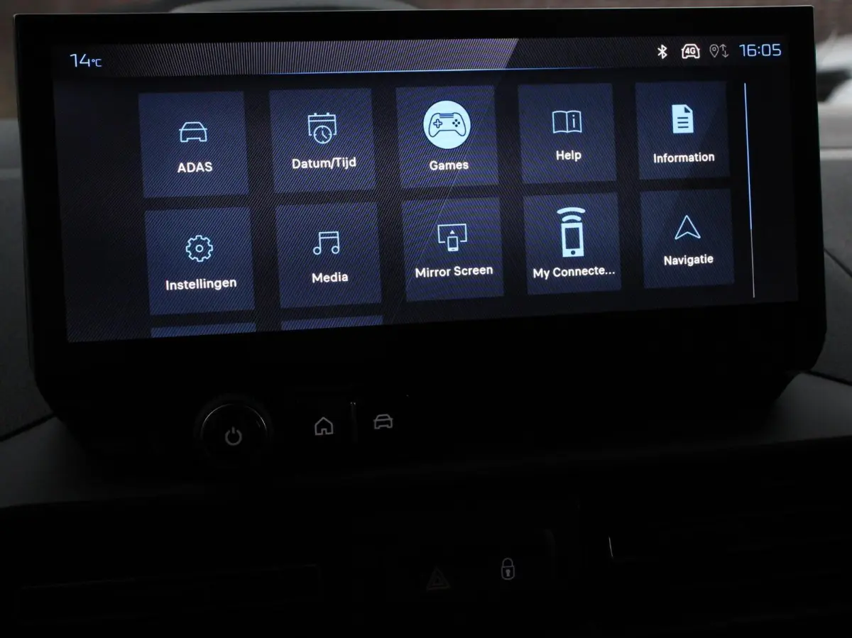 1.5 BlueHDi 130PK L1 Navigatie Apple Carplay / Android Auto DAB trekhaak Cruise Control Airco Houten bekleding laadruimte