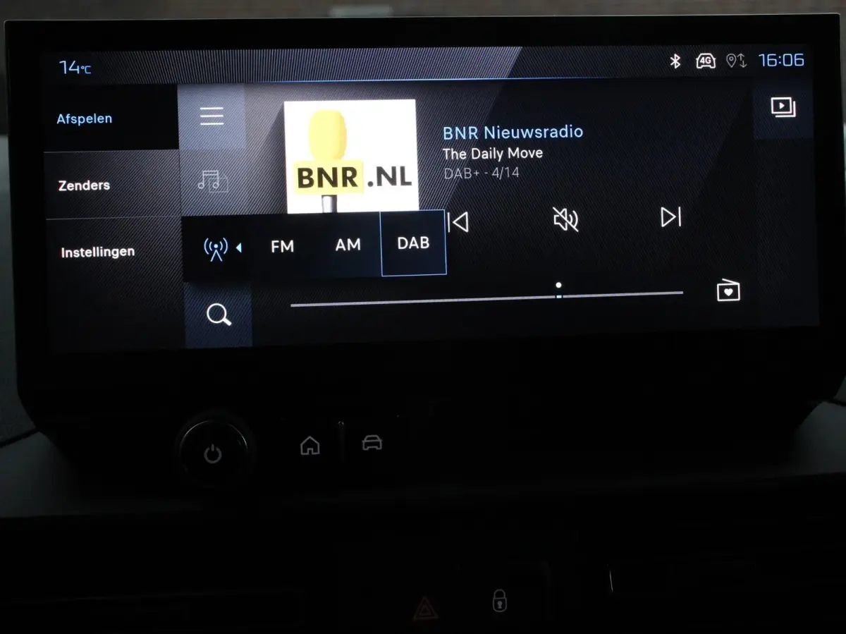 1.5 BlueHDi 130PK L1 Navigatie Apple Carplay / Android Auto DAB trekhaak Cruise Control Airco Houten bekleding laadruimte
