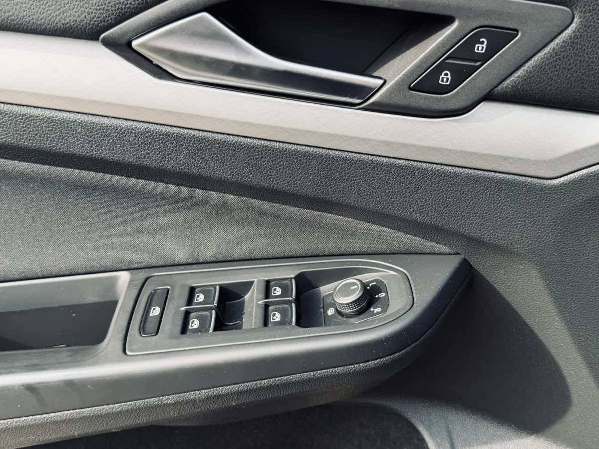 1.0 TSI Life Pano/Navi/