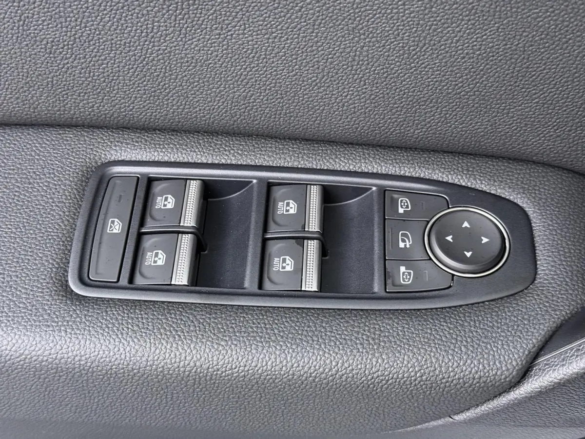 1.8 HEV Instyle | €3.000,- voorraadvoordeel! | Adaptive Cruise Control | Bekleding Leder | Climate Control | Elektrische Kofferklep | Elektrische Stoelen | Google Navigatie | Panoramadak |