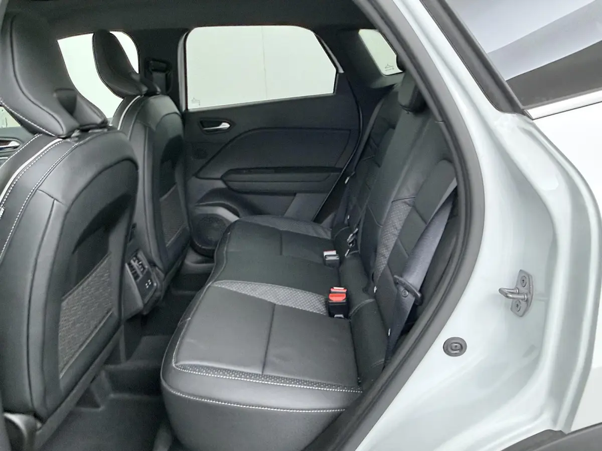 1.8 HEV Instyle | €3.000,- voorraadvoordeel! | Adaptive Cruise Control | Bekleding Leder | Climate Control | Elektrische Kofferklep | Elektrische Stoelen | Google Navigatie | Panoramadak |