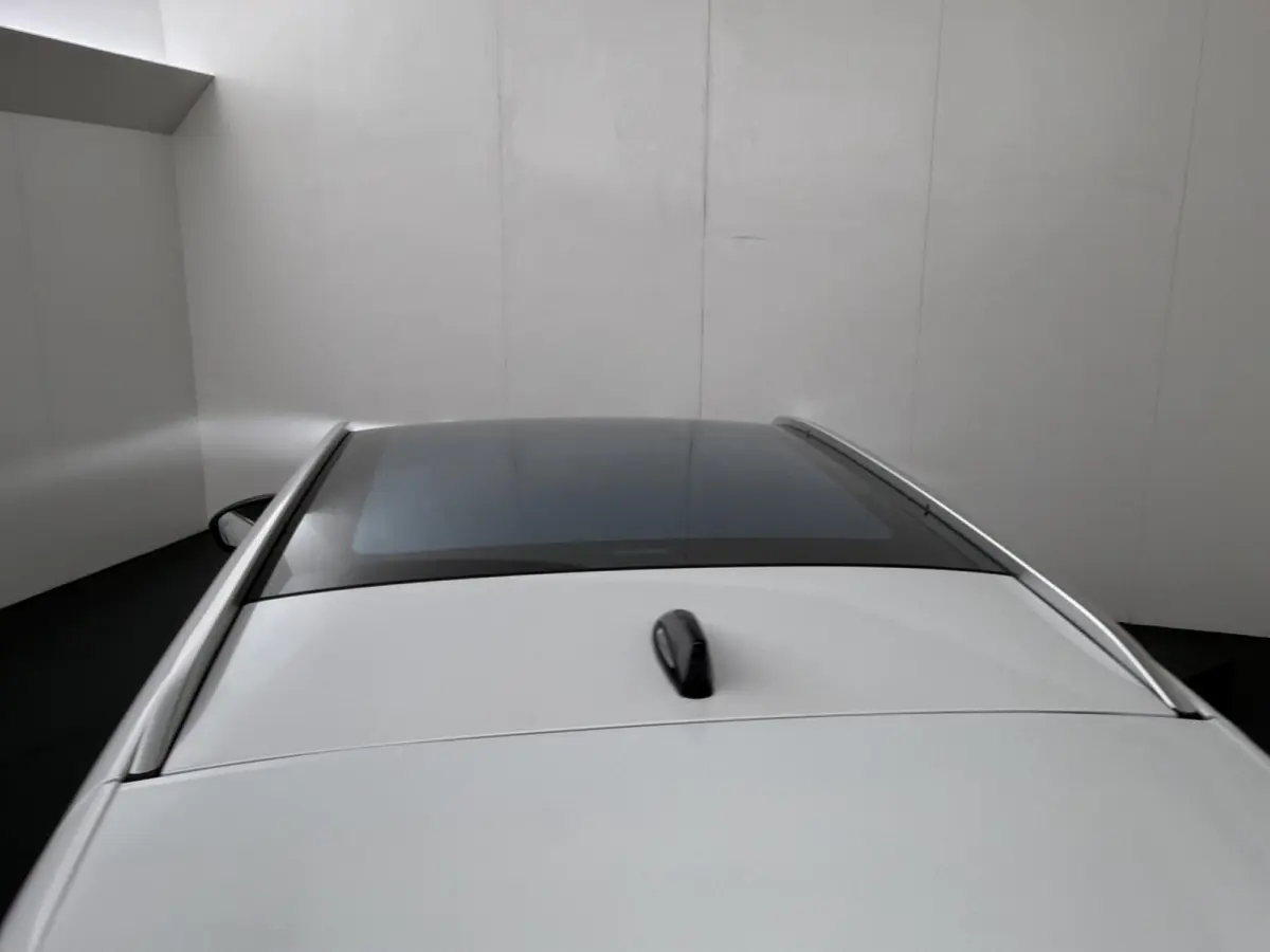 Instyle 87 kWh | €3.000,- Korting | 8 jaar garantie | Adaptieve Cruise | Stoelverwarming | Warmtepomp | 360° camera & sensoren | Lederen bekleding