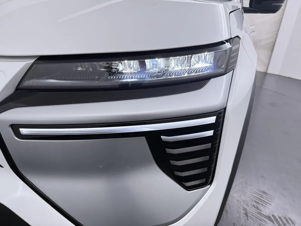 Instyle 87 kWh | €3.000,- Korting | 8 jaar garantie | Adaptieve Cruise | Stoelverwarming | Warmtepomp | 360° camera & sensoren | Lederen bekleding