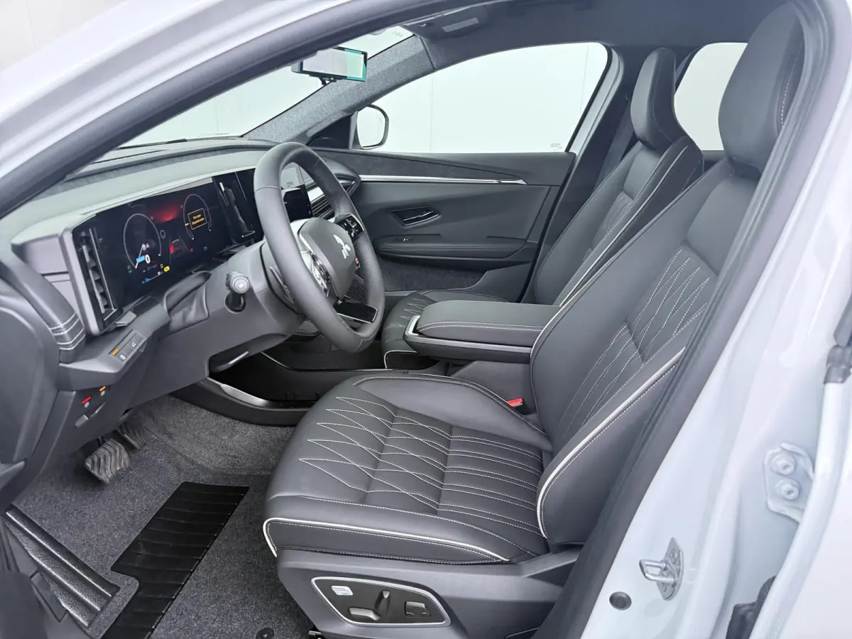 Instyle 87 kWh | €3.000,- Korting | 8 jaar garantie | Adaptieve Cruise | Stoelverwarming | Warmtepomp | 360° camera & sensoren | Lederen bekleding