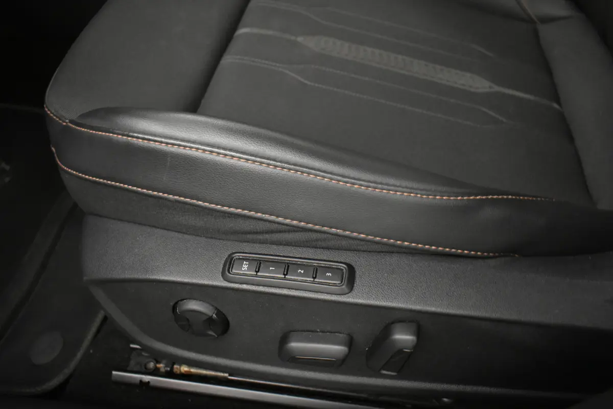 1.4 e-Hybrid VZ 245 PK 360°Camera MemSeats EL Trekh+aKlep