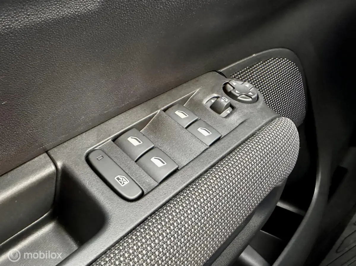 C-Series 130pk I Automaat I Carplay I