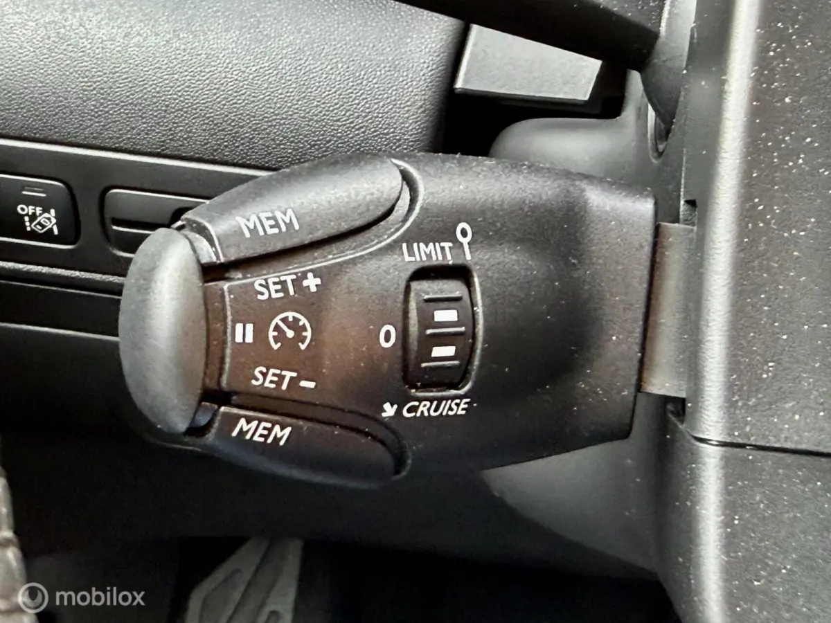 C-Series 130pk I Automaat I Carplay I