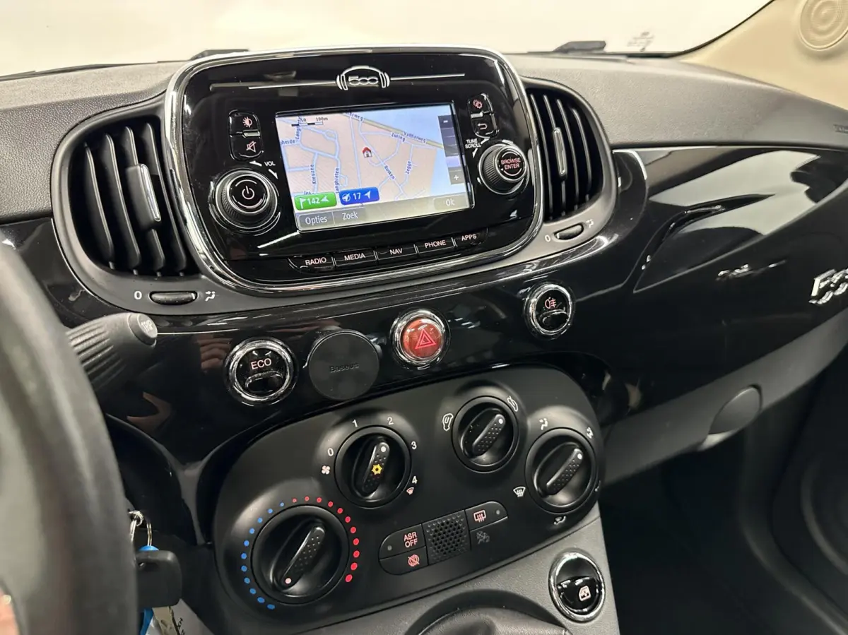 0.9 TwinAir Lounge AIRCO NAVI LEER PANO 96000 KM.
