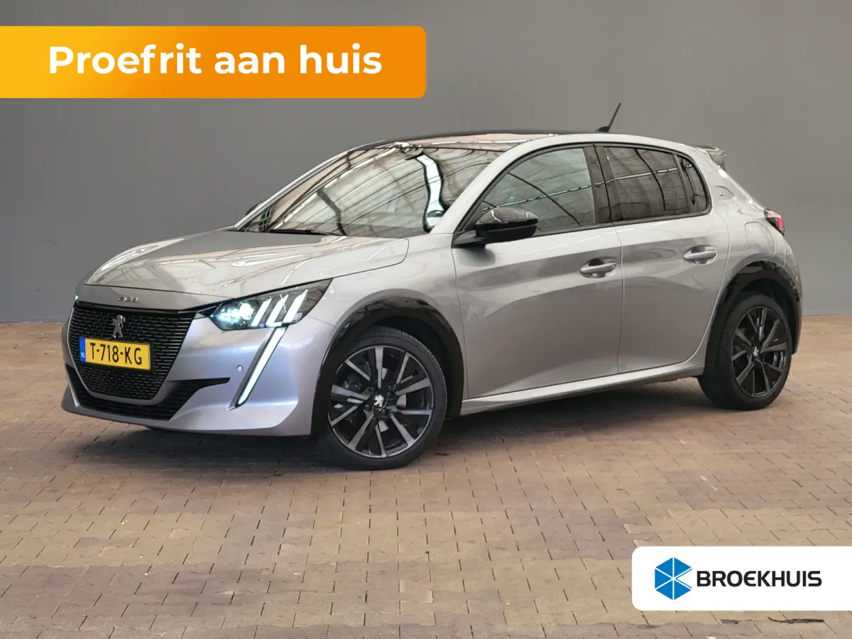 1.2 Turbo 100-PK EAT8 Panorama Dak | Camera | 17" Lichtmetaal | Digitaal Dashboard | Parkeersensoren Rondom | Navigatie | LED
