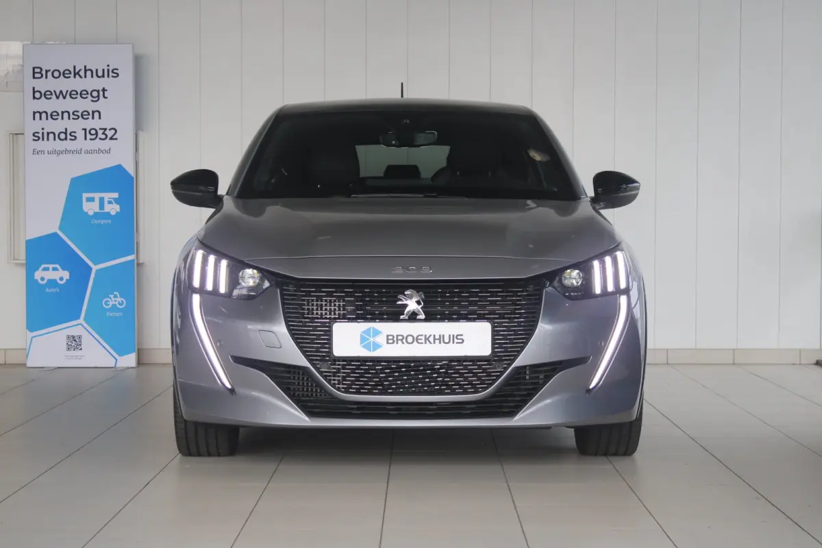 1.2 Turbo 100-PK EAT8 Panorama Dak | Camera | 17" Lichtmetaal | Digitaal Dashboard | Parkeersensoren Rondom | Navigatie | LED