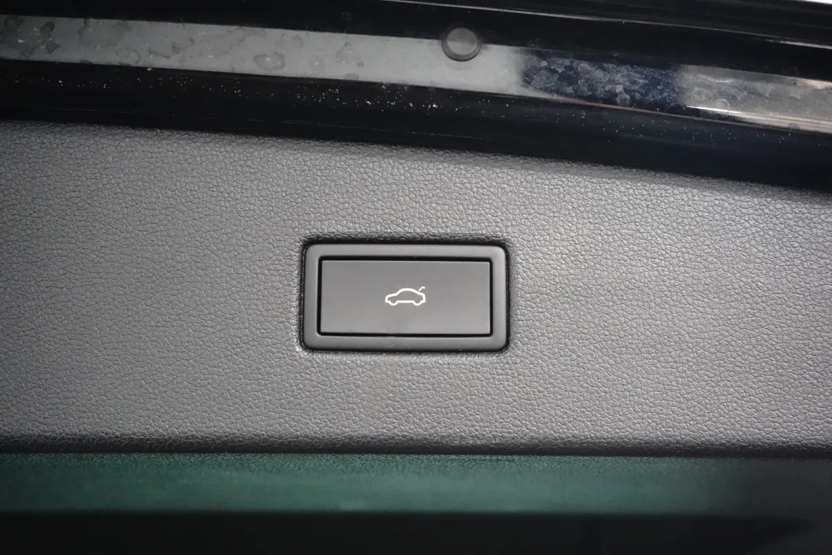 1.4 TSI eHybrid R-Line Business | Achteruitrijcamera | Adaptief demping systeem | Cruise control adaptief