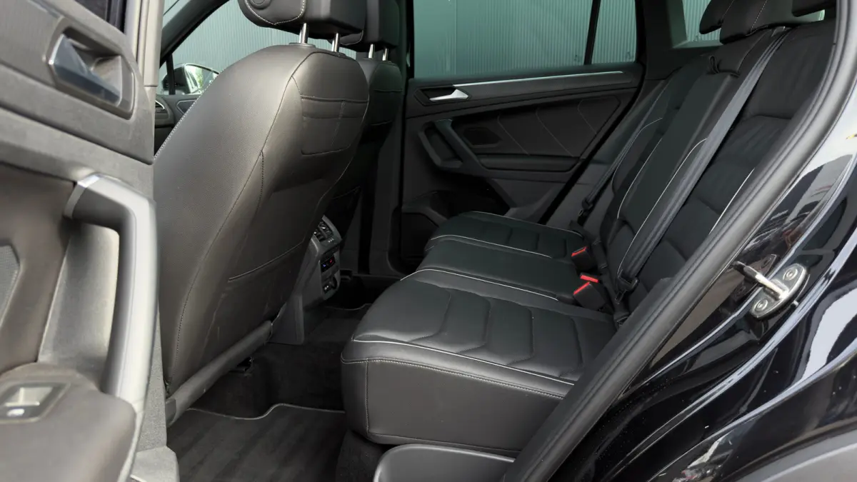 1.4 TSI eHybrid R-Line Business | Achteruitrijcamera | Adaptief demping systeem | Cruise control adaptief