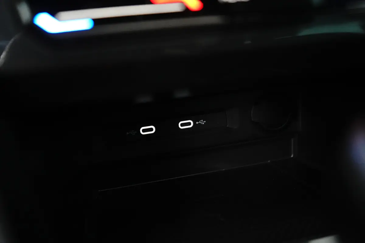 1.4 TSI eHybrid R-Line Business | Achteruitrijcamera | Adaptief demping systeem | Cruise control adaptief